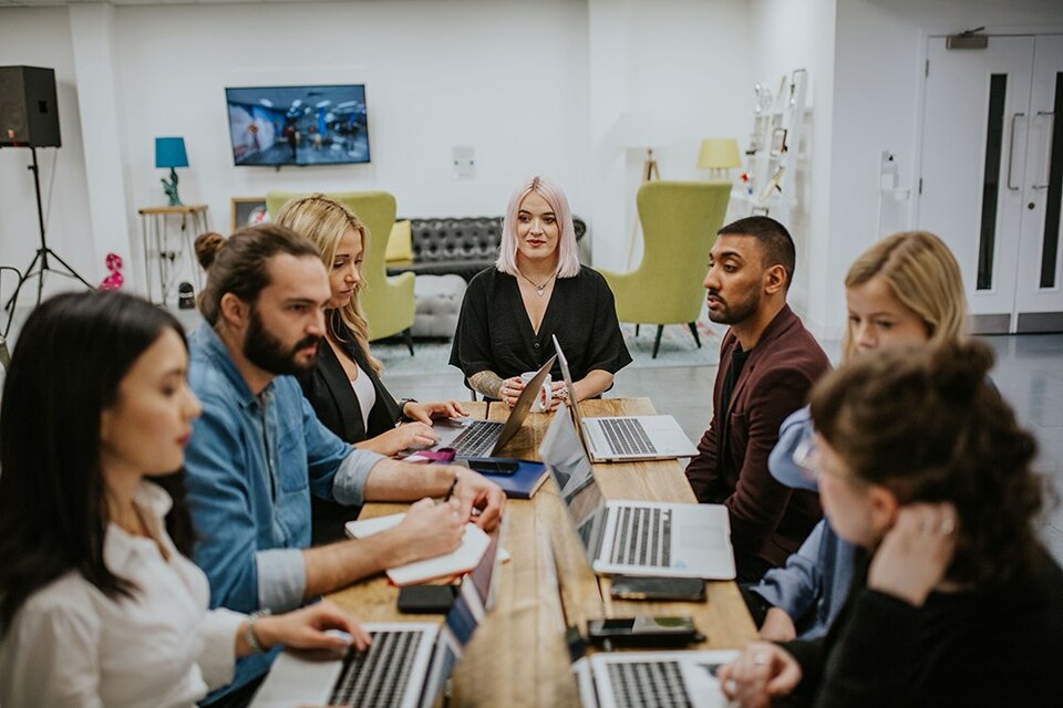 How to build trust in the workplace: 9 strategies to create a confident team