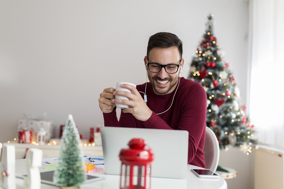 Engaging employees across Christmas and New Year