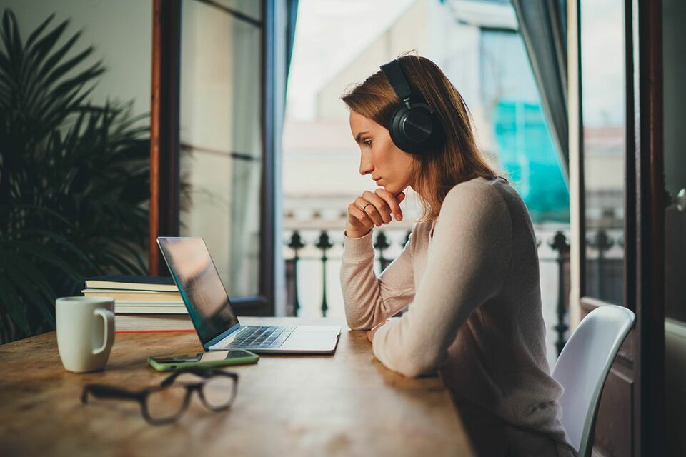 The employee lifecycle: 6 stages of recruitment, retention, and more 