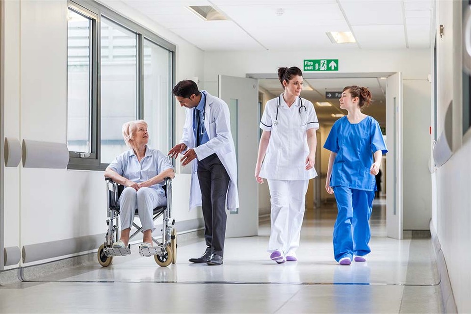 How employee benefits can help the NHS break free from agency reliance